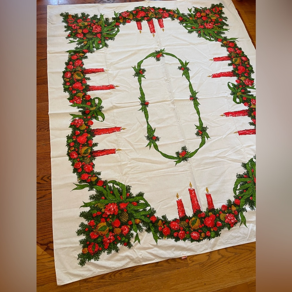 Fallani & Cohn gorgeous mid century Christmas all cotton‎ tablecloth 64” x 52”